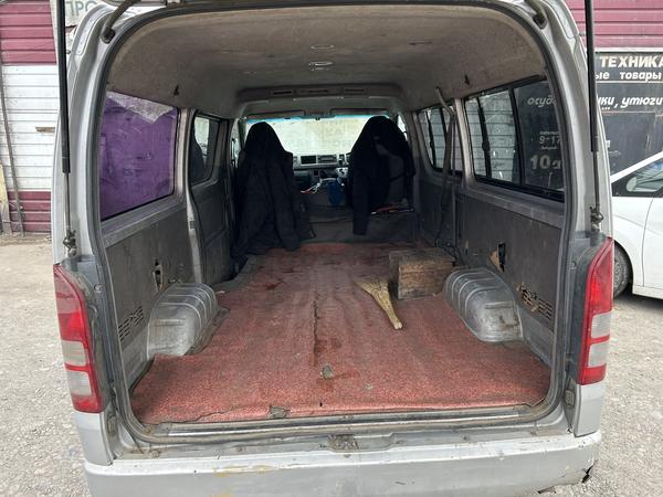 Toyota HiAce 2005, фото 11