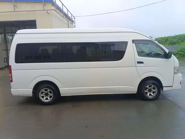 Toyota HiAce 2013, фото 2