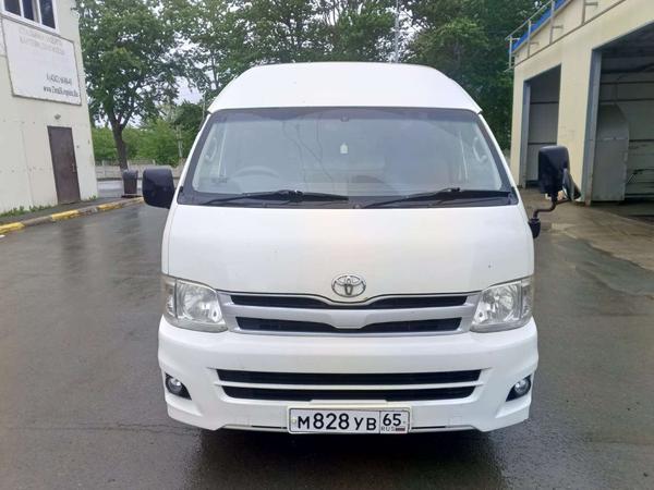 Toyota HiAce 2013, фото 10