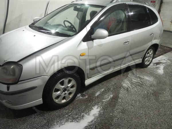 Nissan Tino 1999, фото 3