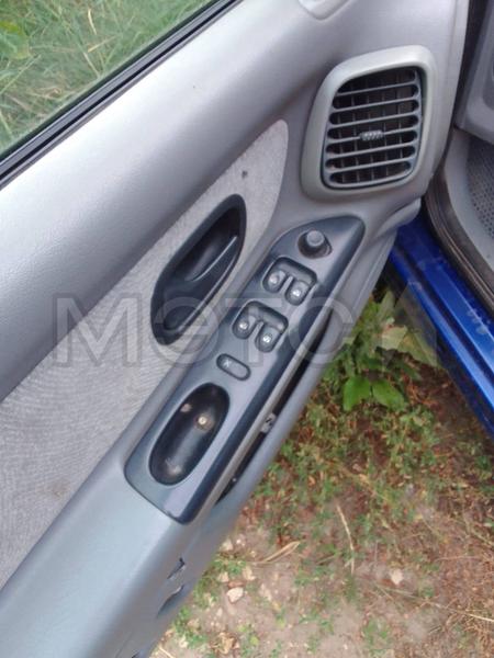 Renault Laguna 1999, фото 17