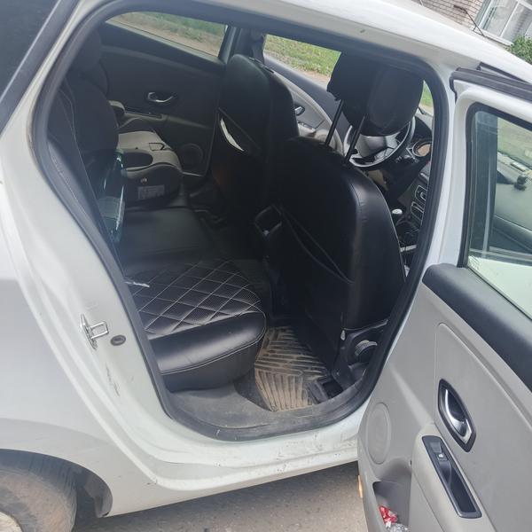 Renault Megane 2010, фото 2