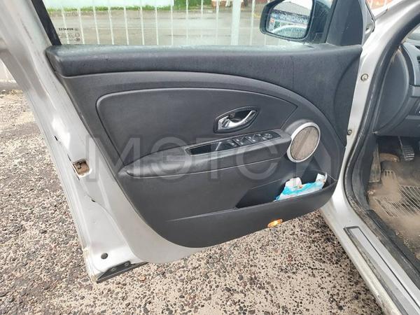 Renault Fluence 2012, фото 12