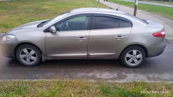 Renault Fluence 2010, фото 2