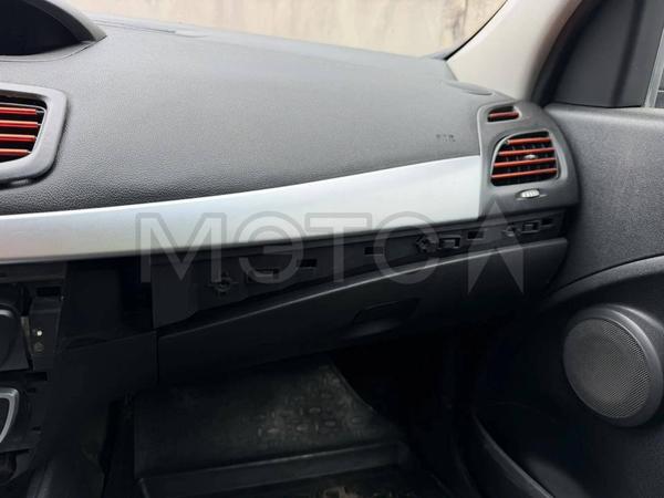 Renault Fluence 2010, фото 8