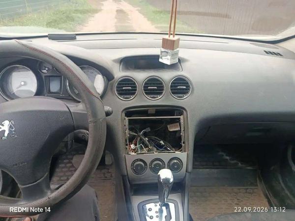 Peugeot 308 2009, фото 9