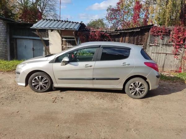 Peugeot 308 2009, фото 2
