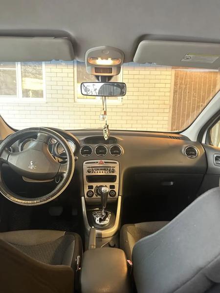 Peugeot 308 2009, фото 2