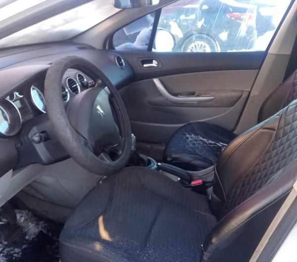 Peugeot 308 2010, фото 4