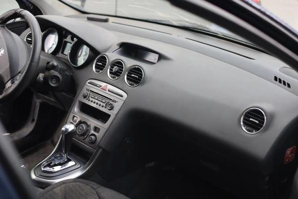 Peugeot 308 2009, фото 10