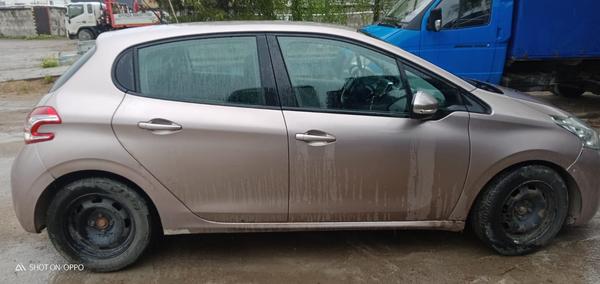 Peugeot 208 2013, фото 4