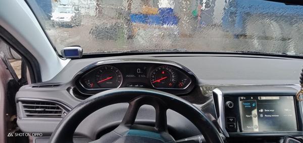 Peugeot 208 2013, фото 2