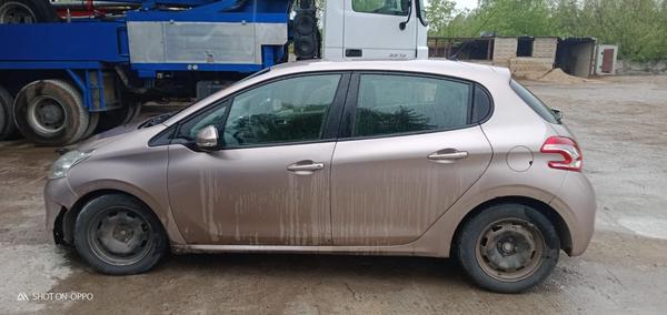 Peugeot 208 2013, фото 3