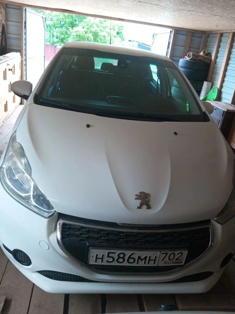 Peugeot 208