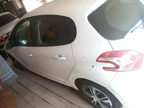 Peugeot 208 2013, фото 4