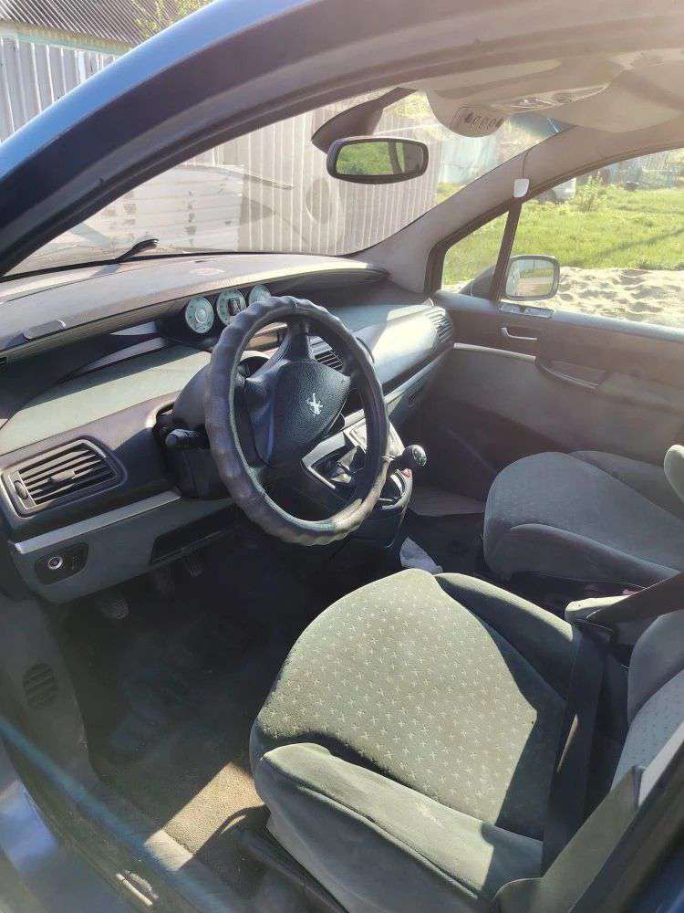 Peugeot 807