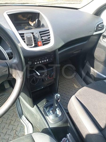 Peugeot 207 2009, фото 11