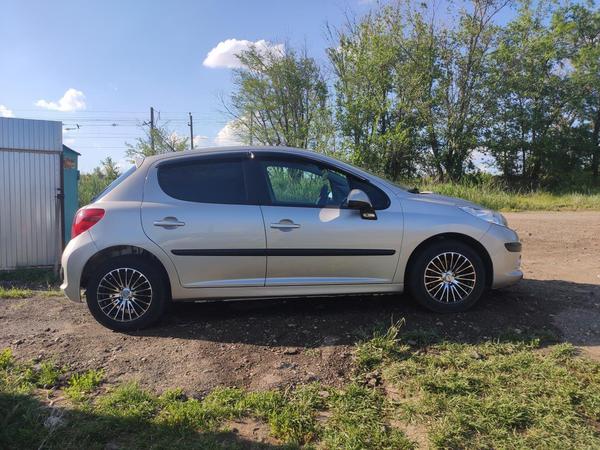 Peugeot 207 2009, фото 2