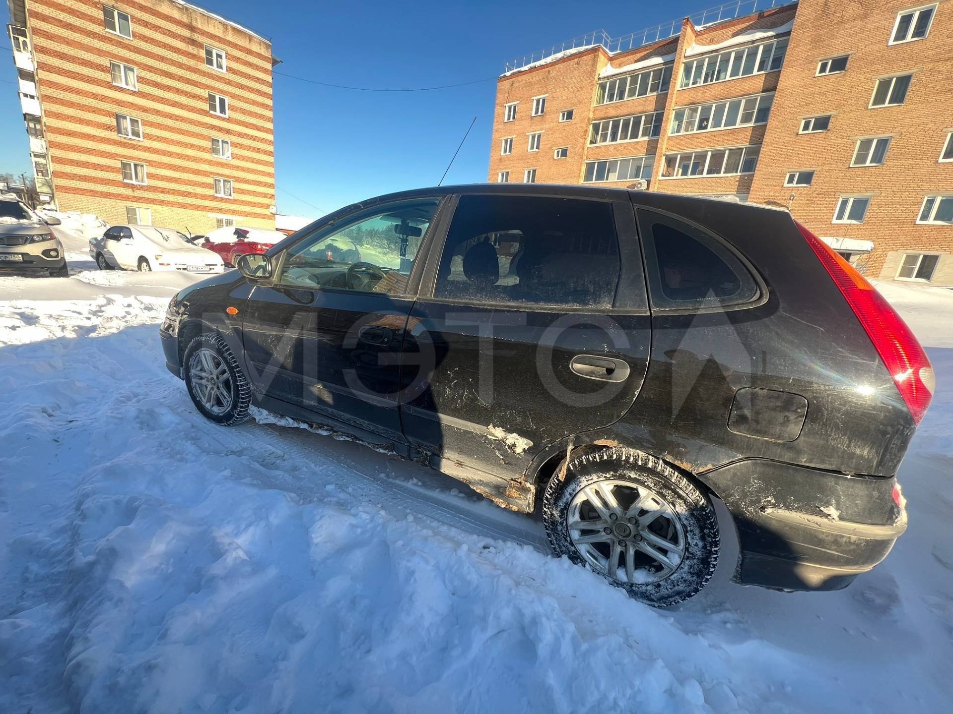 Nissan Almera Tino