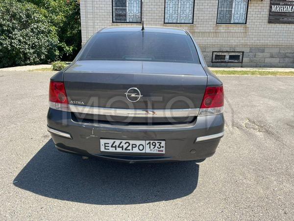 Opel Astra 2010, фото 4