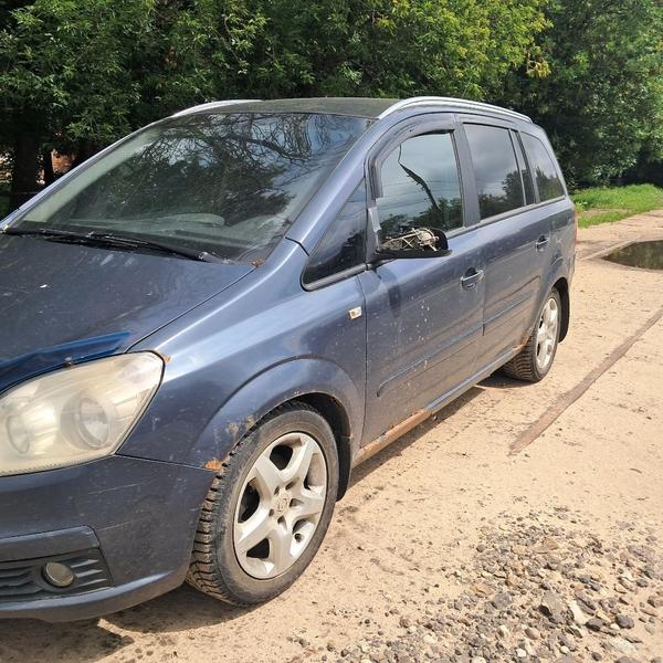 Opel Zafira 2008, фото 9