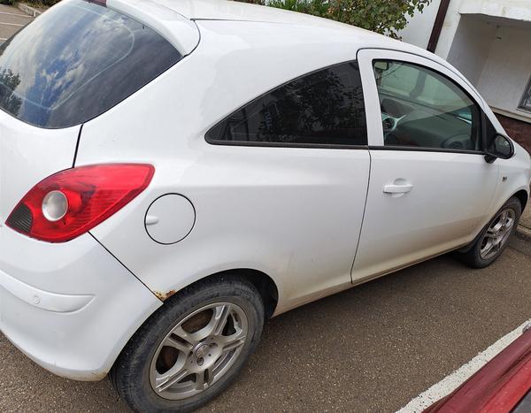 Opel Corsa 2010, фото 3