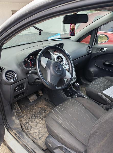 Opel Corsa 2010, фото 5