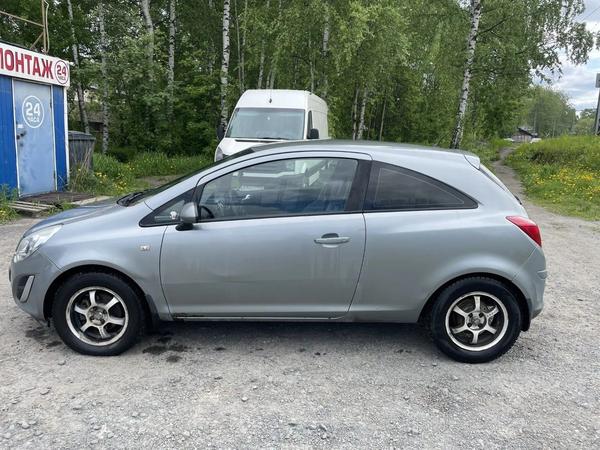 Opel Corsa 2011, фото 3