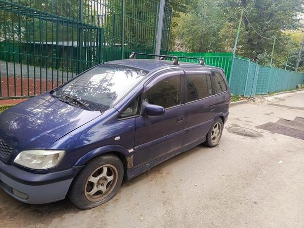 Subaru Traviq 2001, фото 2