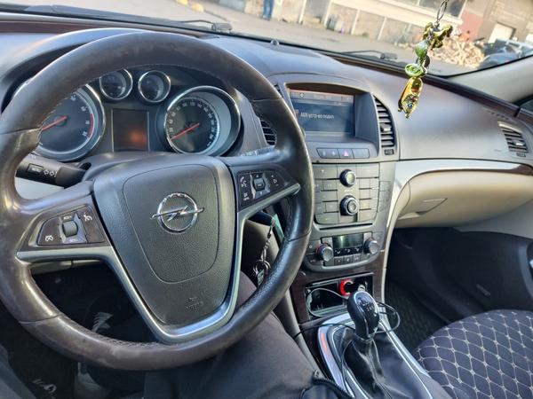 Opel Insignia 2010, фото 3