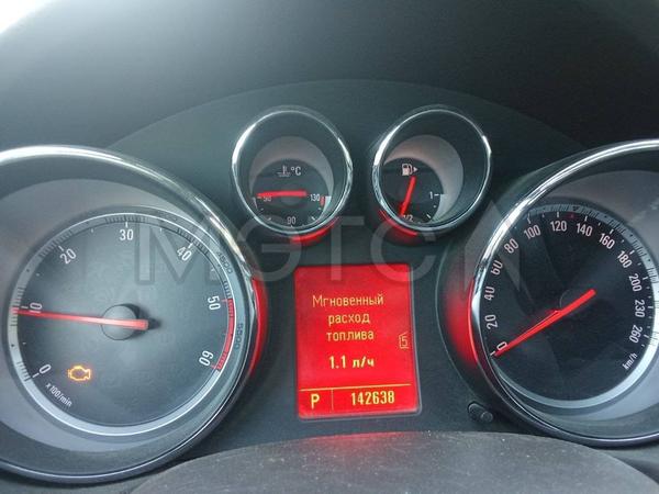 Opel Insignia 2010, фото 11
