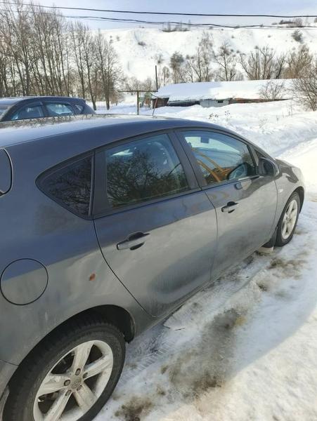 Opel Astra 2011, фото 4