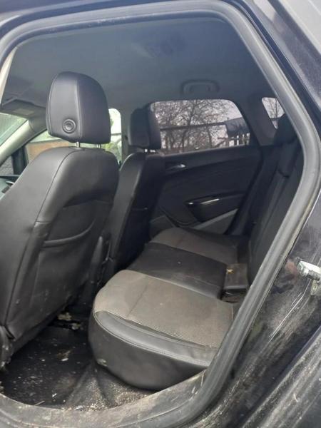 Opel Astra 2010, фото 10
