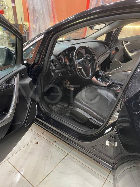 Opel Astra 2010, фото 7