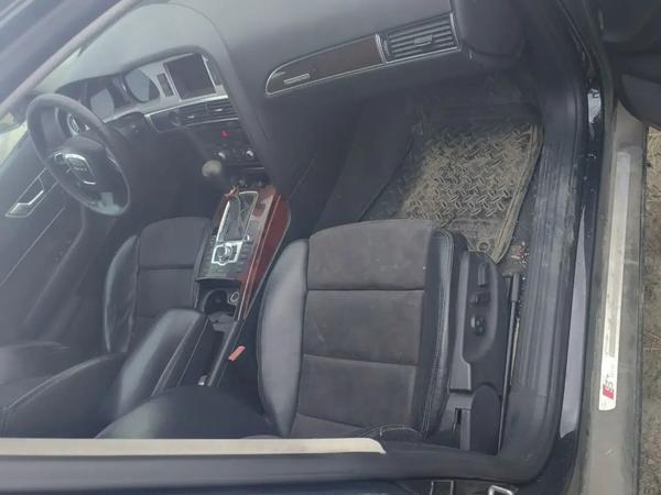 Audi A6 2010, фото 2