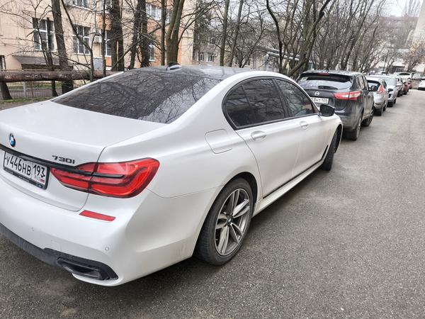 BMW 730 2018, фото 2