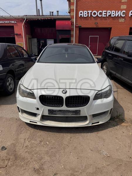 BMW 528 2010, фото 2