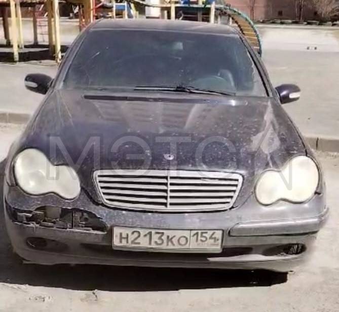 Mercedes-Benz C240