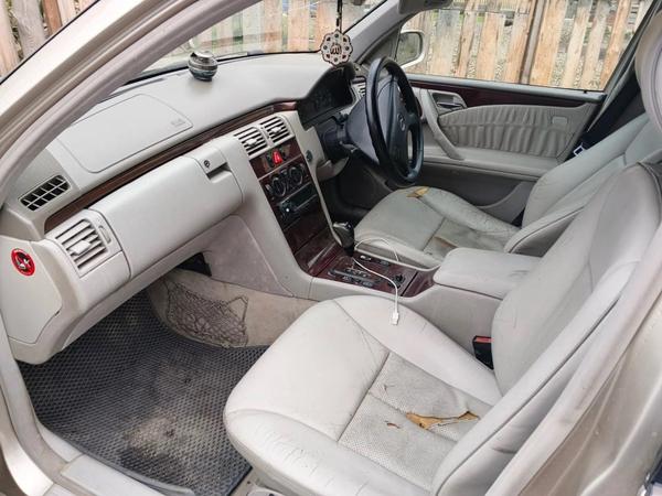 Mercedes-Benz E-Класс 2001, фото 9