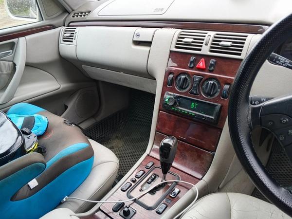 Mercedes-Benz E-Класс 2001, фото 7