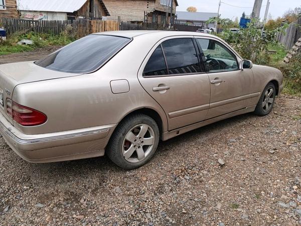 Mercedes-Benz E-Класс 2001, фото 3