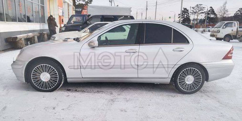 Mercedes-Benz C240