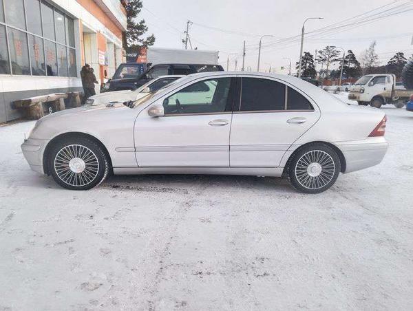 Mercedes-Benz C240 2003, фото 2