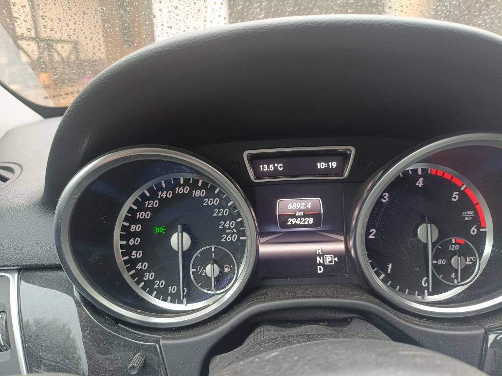 Mercedes-Benz ML350