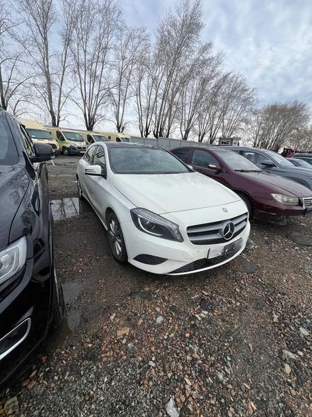 Mercedes-Benz A180 2014, фото 2