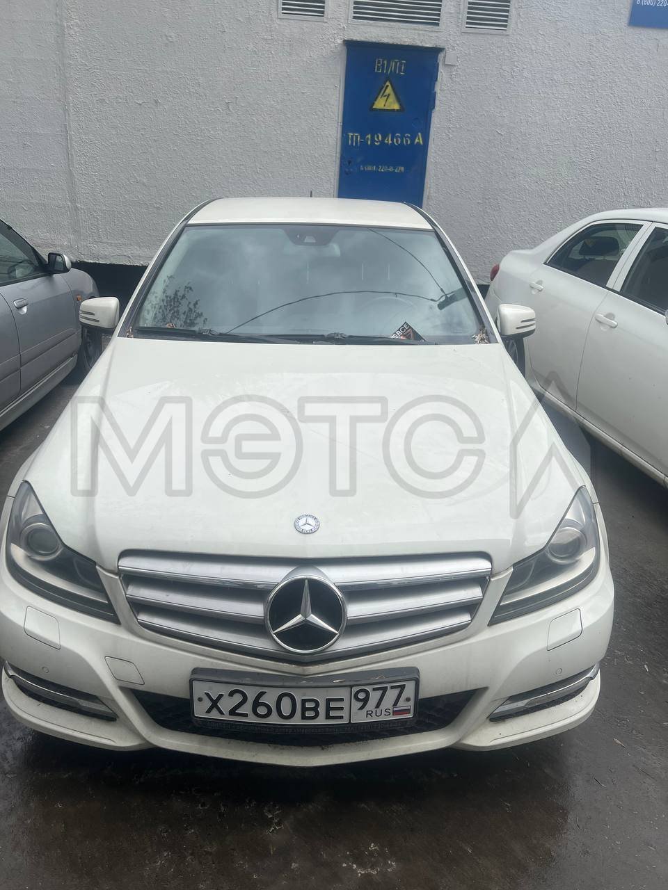 Mercedes-Benz C200