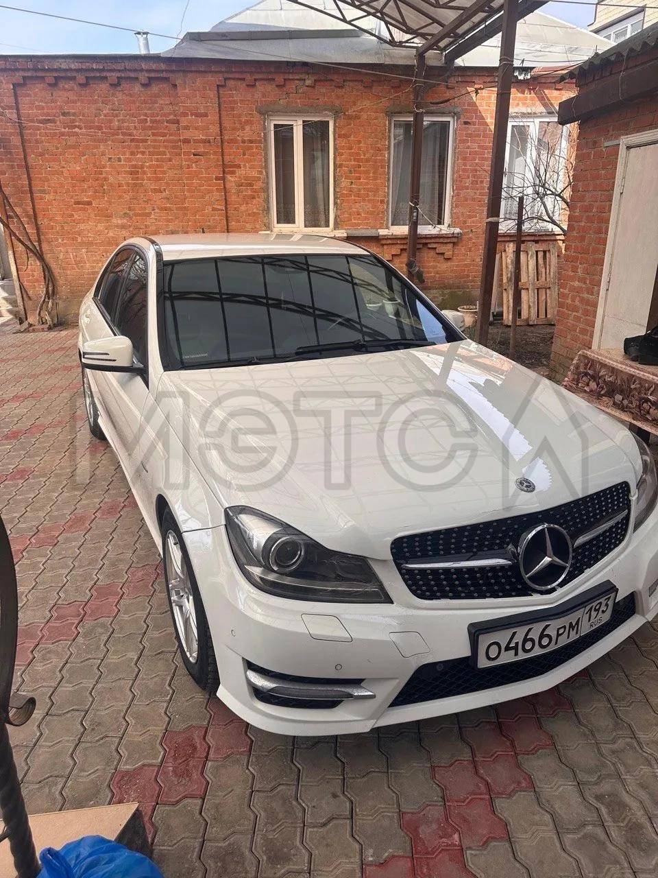 Mercedes-Benz C180