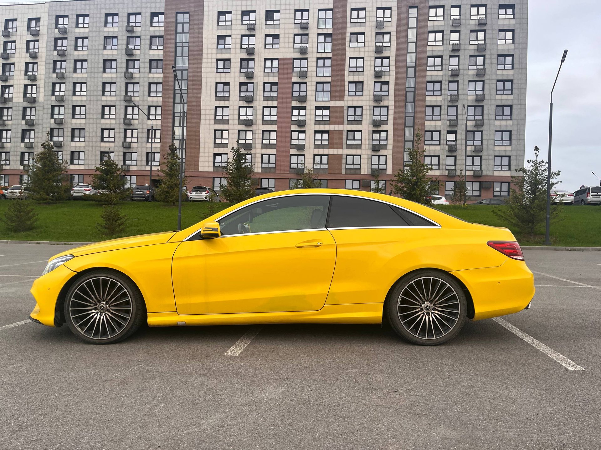Mercedes-Benz Не указана