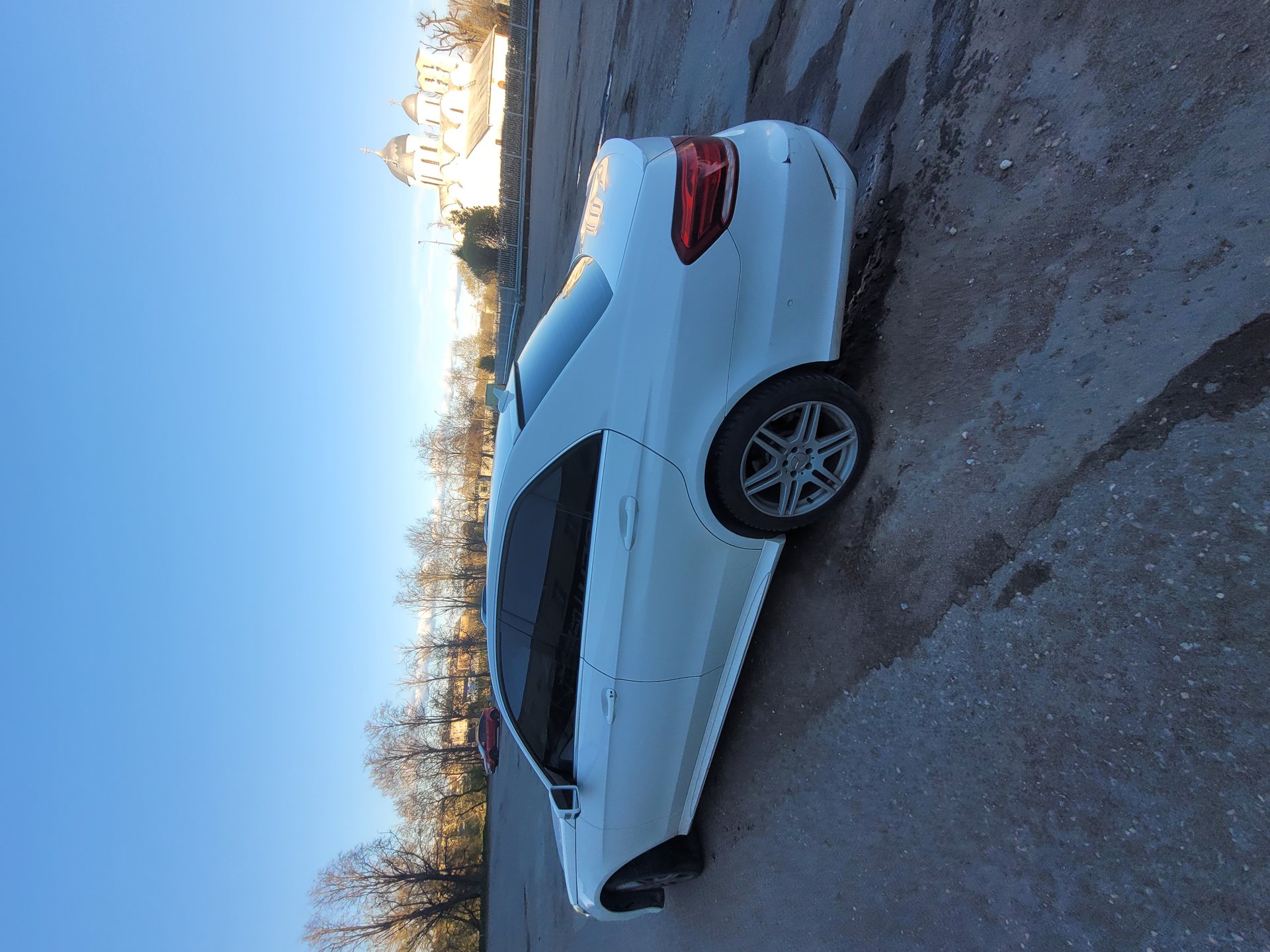 Mercedes-Benz Не указана