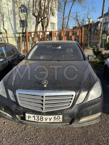 Mercedes-Benz E-Класс 2010, фото 2